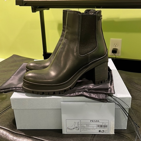 Prada boots - Picture 2 of 8